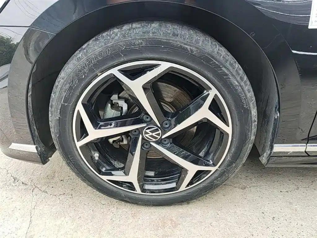 2024 Volkswagen Magotan 330TSI DSG Luxury Edition (2 Million Units Limited Edition) — миниатюра 23