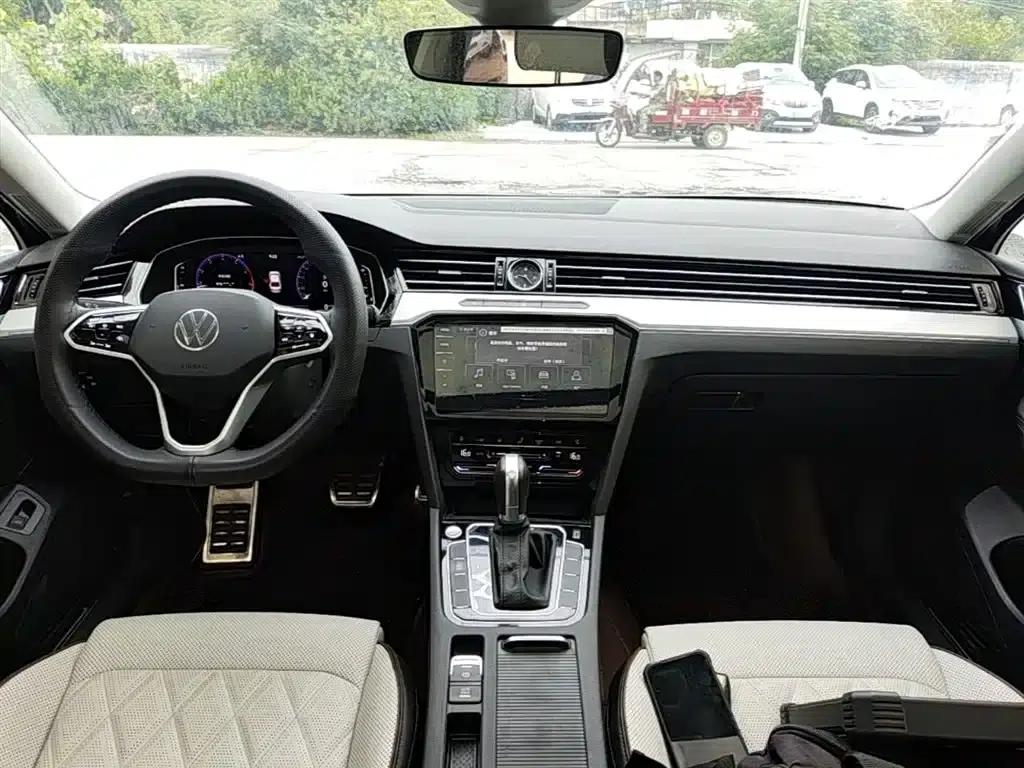 2024 Volkswagen Magotan 330TSI DSG Luxury Edition (2 Million Units Limited Edition) — миниатюра 10