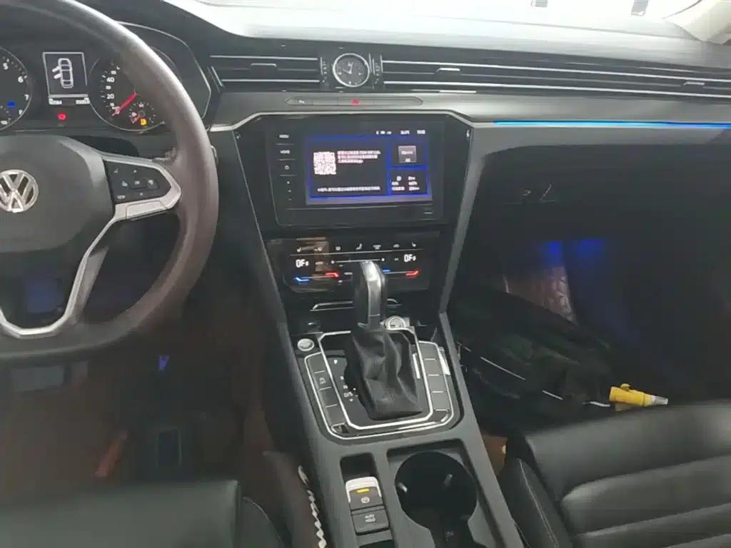 2020 Volkswagen Passat 330TSI DSG Leading Edition — миниатюра 13