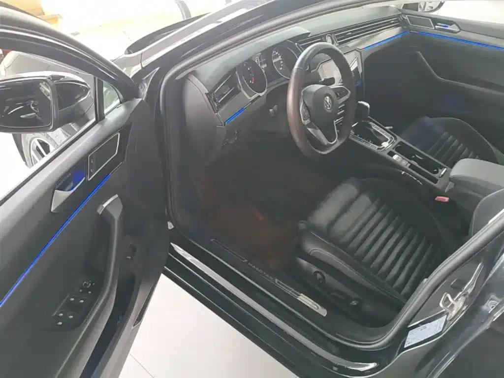 2020 Volkswagen Passat 330TSI DSG Leading Edition — миниатюра 16
