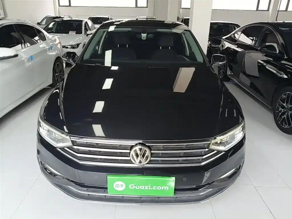 2020 Volkswagen Passat 330TSI DSG Leading Edition — миниатюра 3