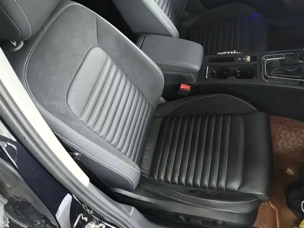 2020 Volkswagen Passat 330TSI DSG Leading Edition — миниатюра 25