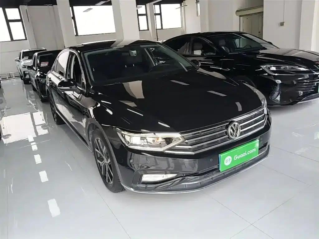 2020 Volkswagen Passat 330TSI DSG Leading Edition — миниатюра 4