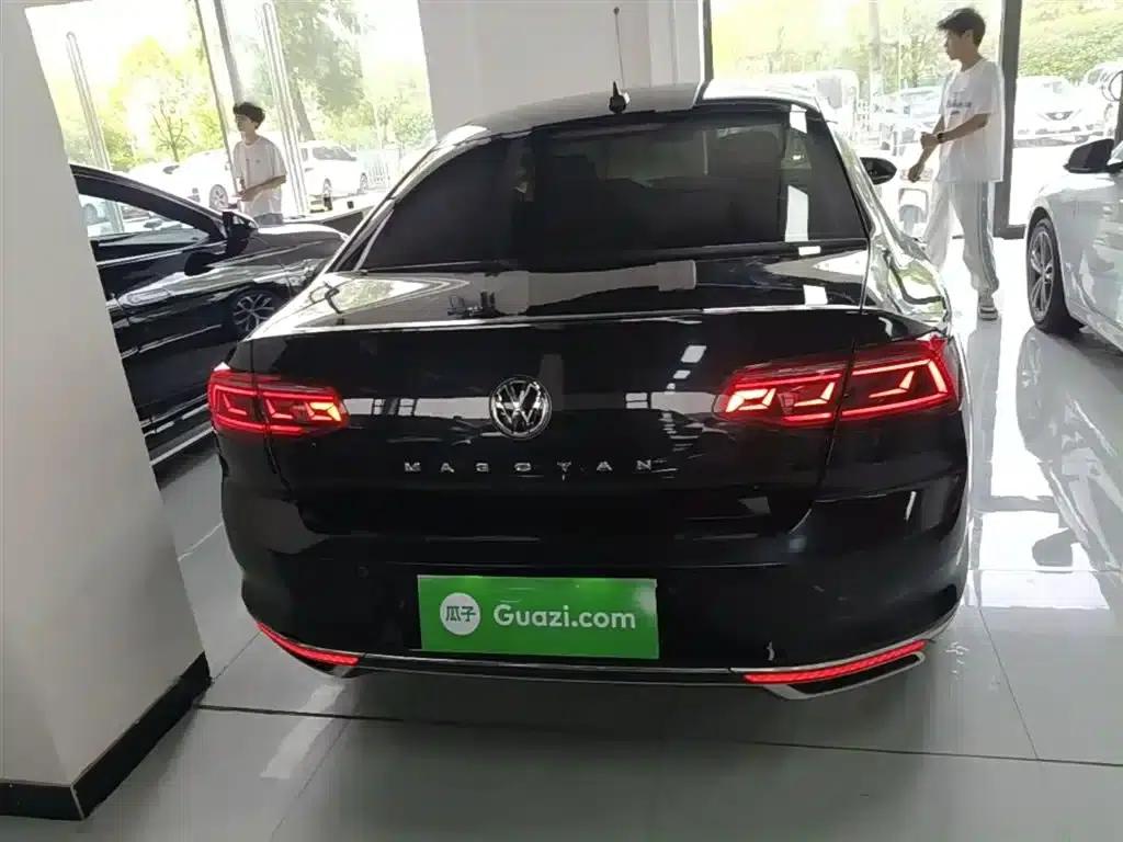 2020 Volkswagen Passat 330TSI DSG Leading Edition — миниатюра 6