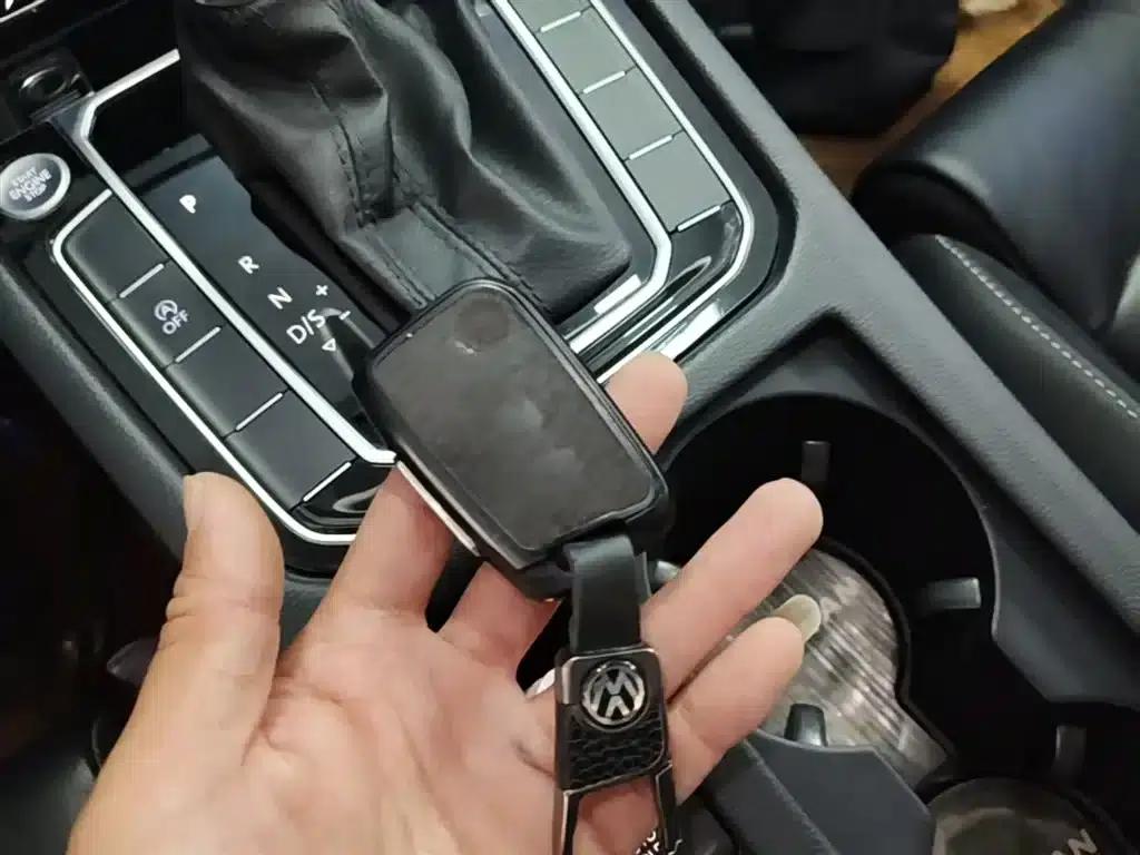 2020 Volkswagen Passat 330TSI DSG Leading Edition — миниатюра 9