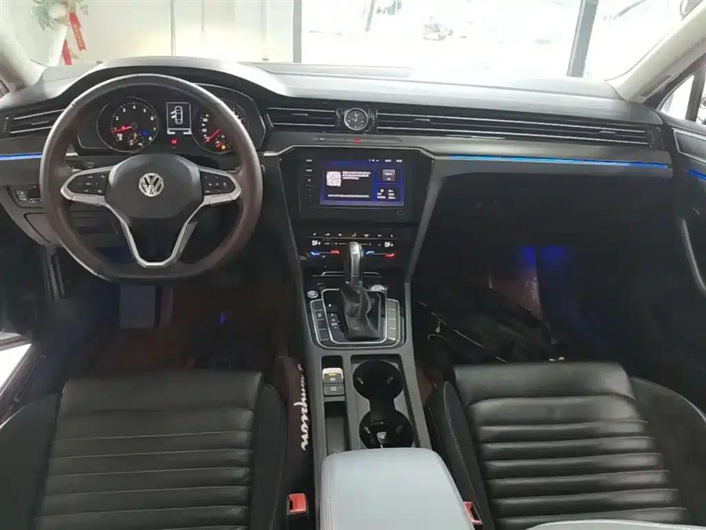 2020 Volkswagen Passat 330TSI DSG Leading Edition — миниатюра 10