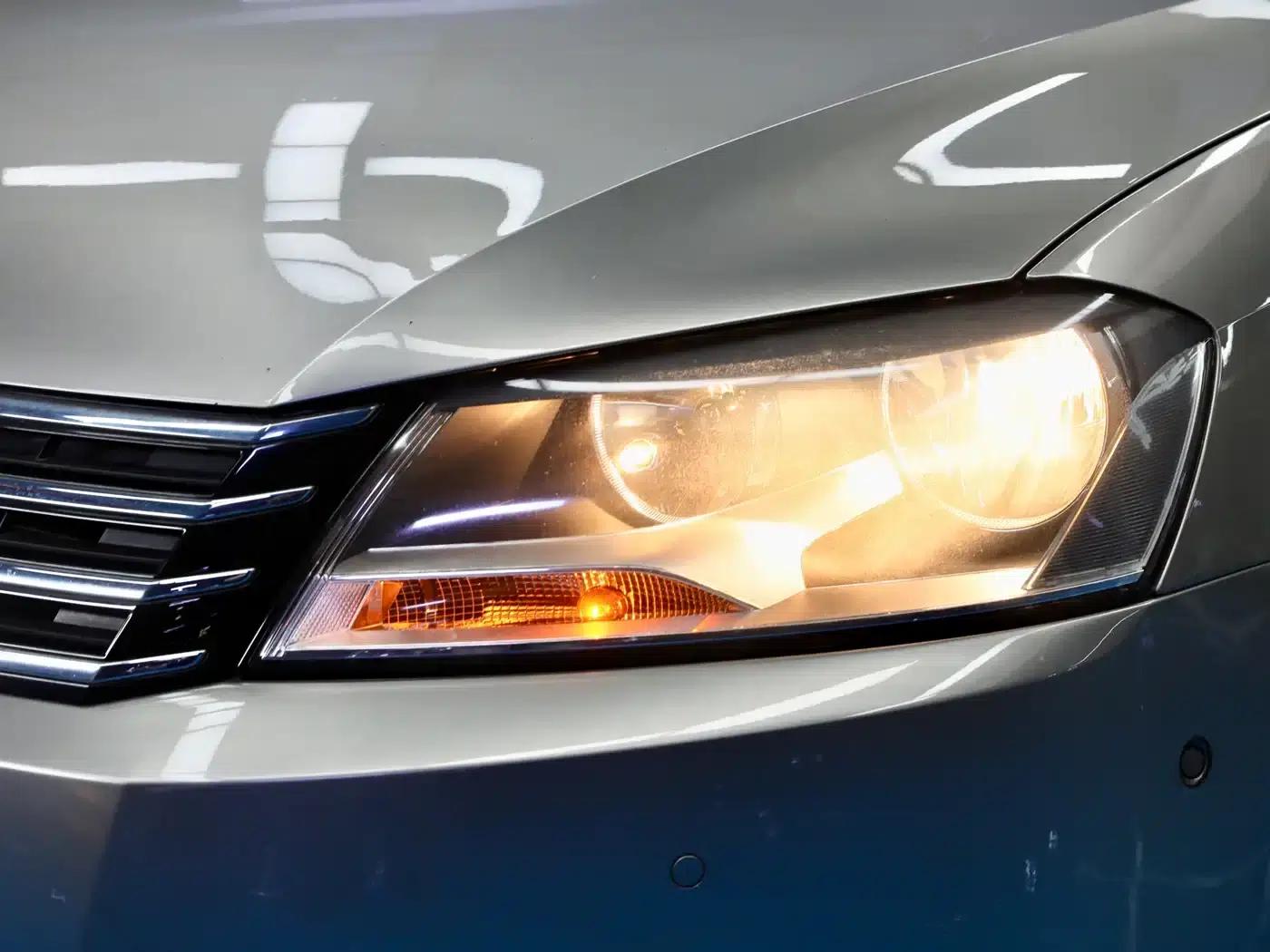 2012 Imported Volkswagen Passat Touring Edition 2.0TSI Comfort — миниатюра 4