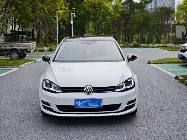 2017 Golf 230TSI Automatic Luxury Millionth Edition
