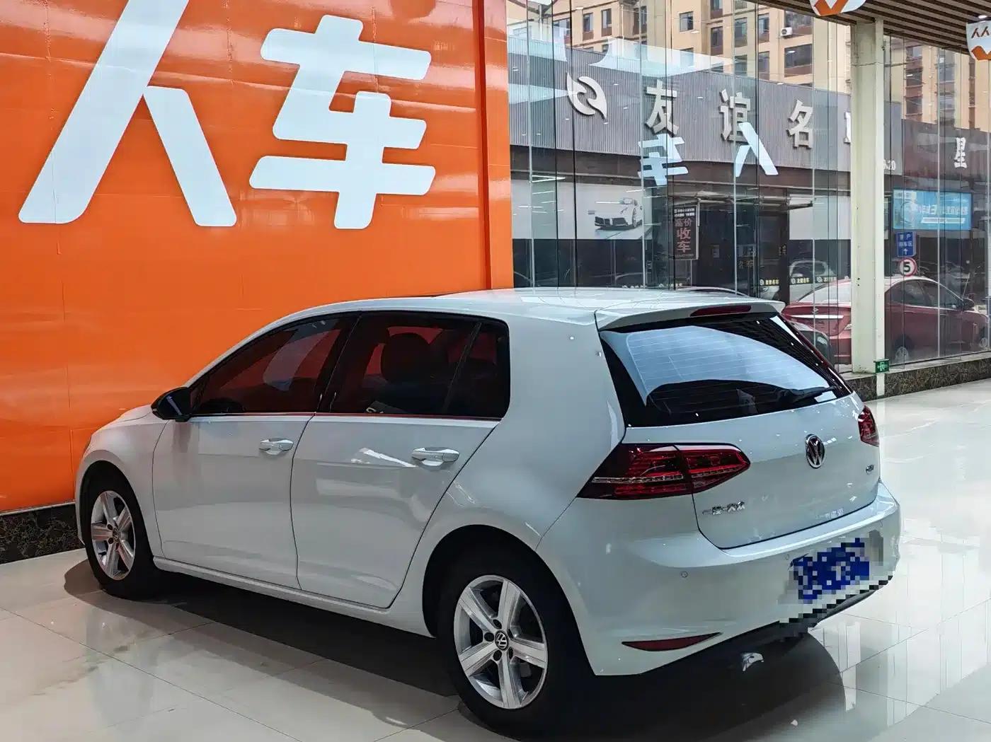 2017 Golf 1.6L Automatic Comfort Millionth Unit Commemorative Edition — миниатюра 6
