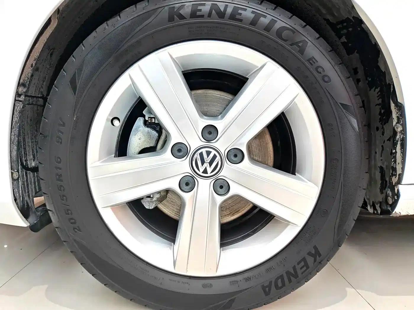 2017 Golf 1.6L Automatic Comfort Millionth Unit Commemorative Edition — миниатюра 10