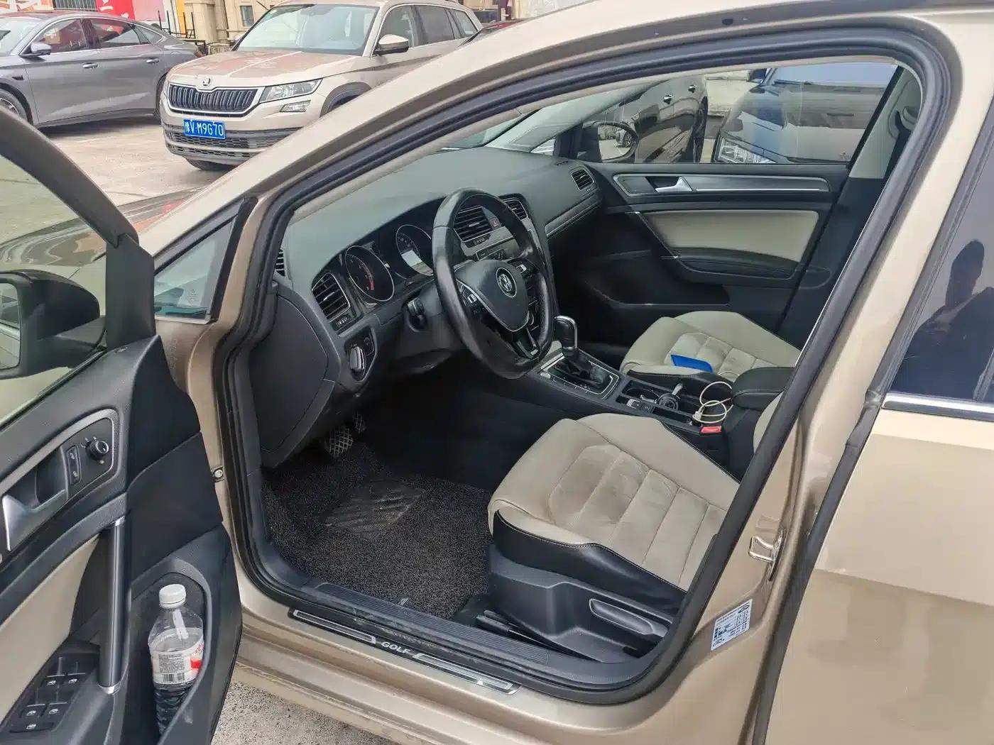 2017 Golf 230TSI Automatic Luxury Millionth Edition — миниатюра 12