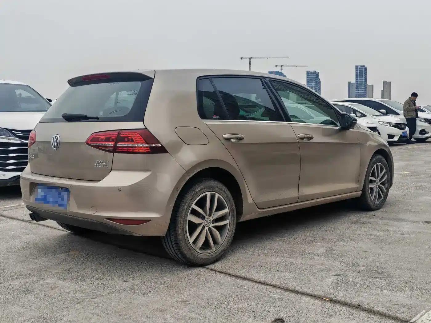 2017 Golf 230TSI Automatic Luxury Millionth Edition — миниатюра 14