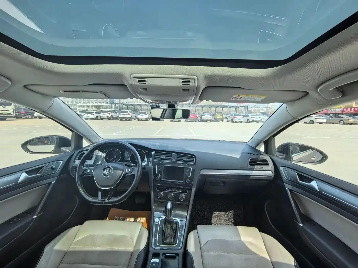2017 Golf 230TSI Automatic Luxury Millionth Edition — миниатюра 6