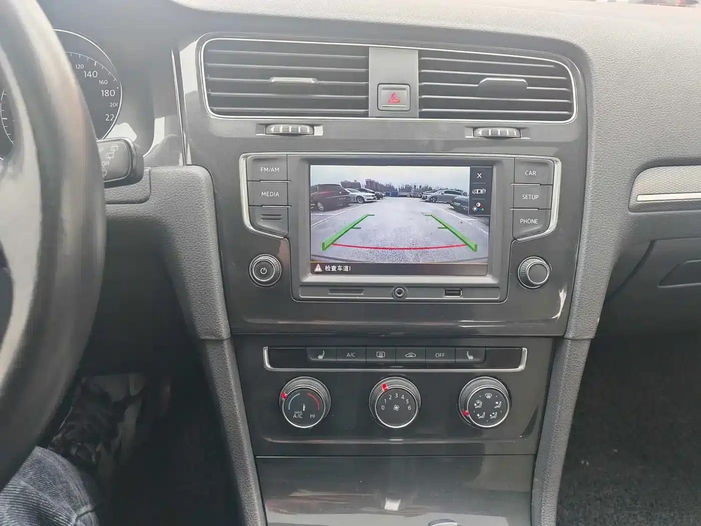 2017 Golf 230TSI Automatic Luxury Millionth Edition — миниатюра 9