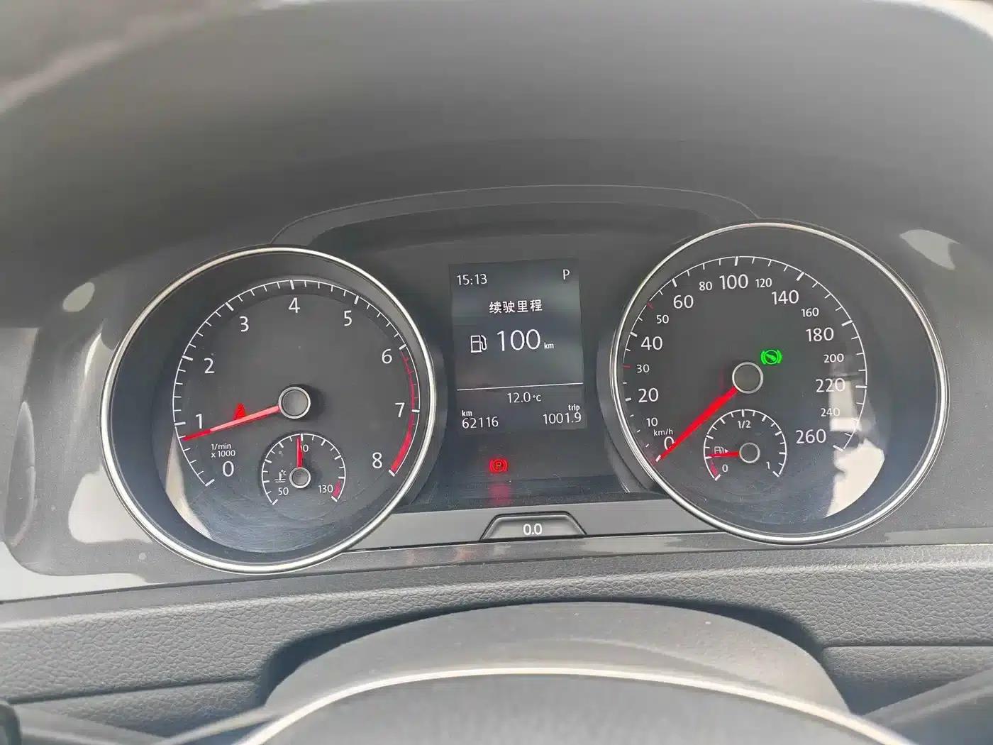 2017 Golf 230TSI Automatic Luxury Millionth Edition — миниатюра 10