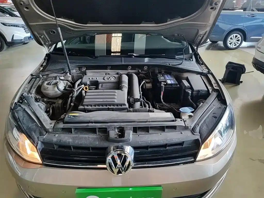 2017 Golf 230TSI Automatic Comfort Millionth Unit Commemorative Edition — миниатюра 20