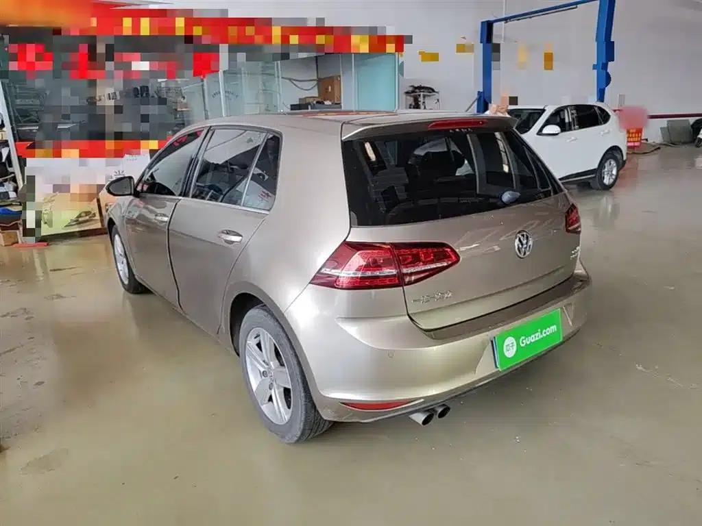2017 Golf 230TSI Automatic Comfort Millionth Unit Commemorative Edition — миниатюра 5