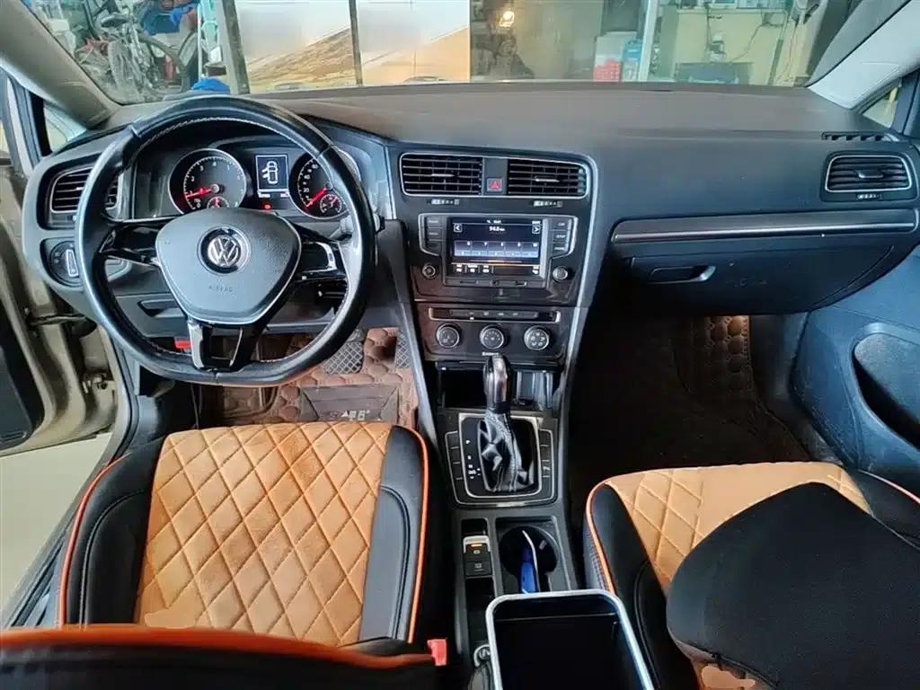 2017 Golf 230TSI Automatic Comfort Millionth Unit Commemorative Edition — миниатюра 10
