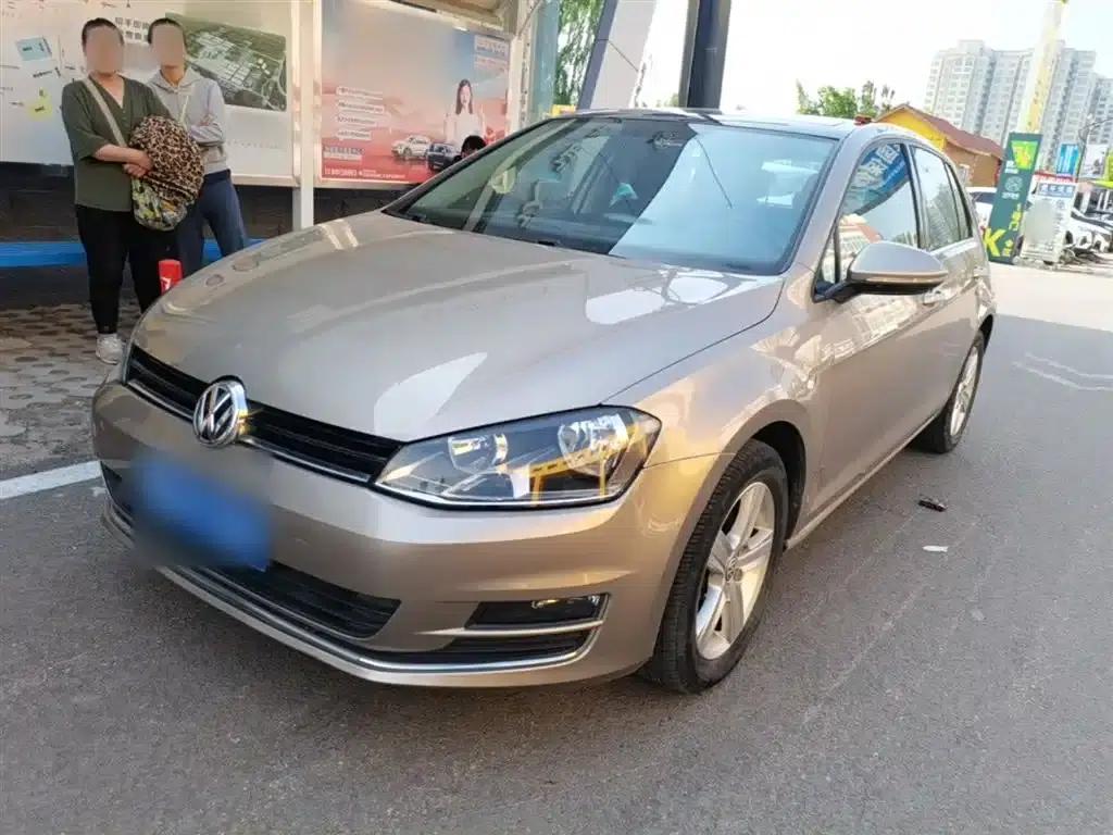 2015 Golf 1.6L Automatic Comfort — миниатюра 1
