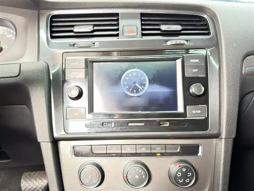 2015 Golf 1.4TSI Automatic Comfort — миниатюра 10