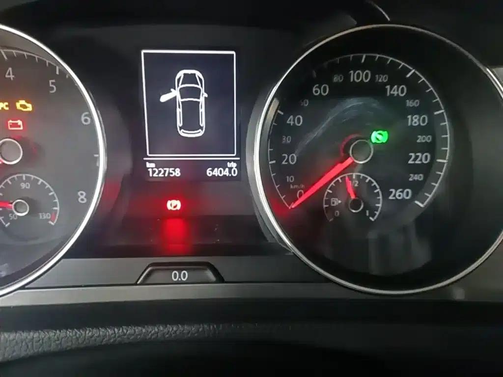 2016 Golf 230TSI Automatic Luxury — миниатюра 12
