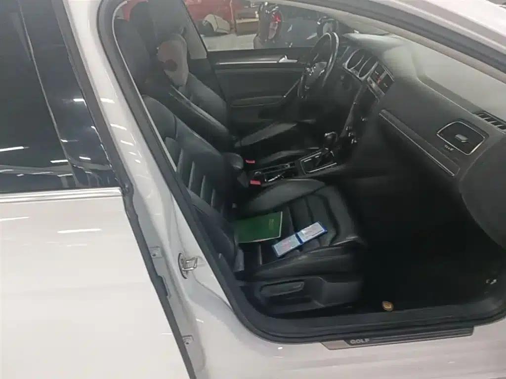 2016 Golf 230TSI Automatic Luxury — миниатюра 25