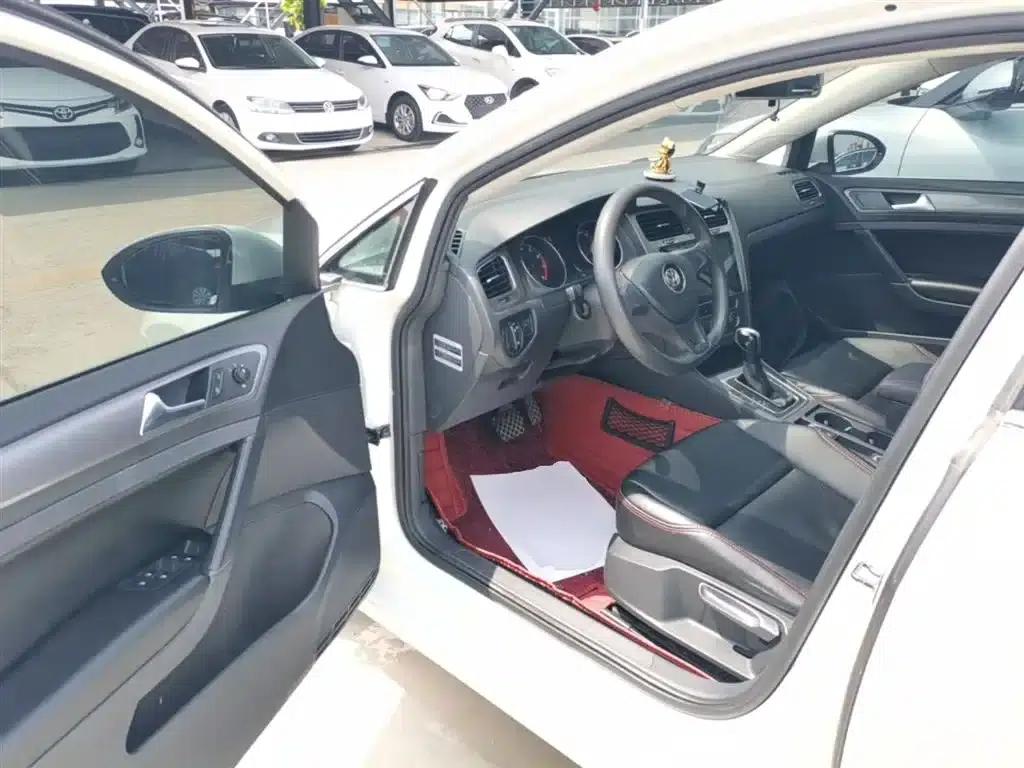 2014 Golf 1.6L Automatic Fashion Edition — миниатюра 16