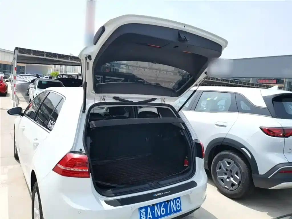 2014 Golf 1.6L Automatic Fashion Edition — миниатюра 19