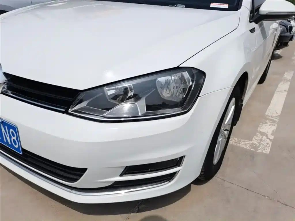 2014 Golf 1.6L Automatic Fashion Edition — миниатюра 24