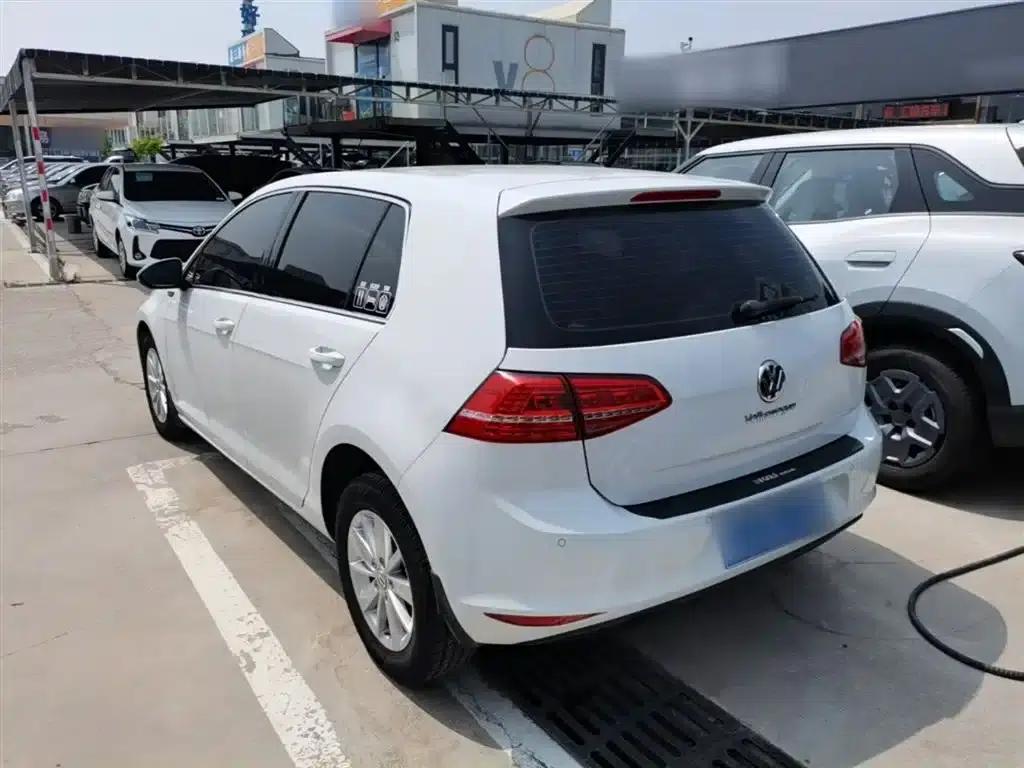 2014 Golf 1.6L Automatic Fashion Edition — миниатюра 5