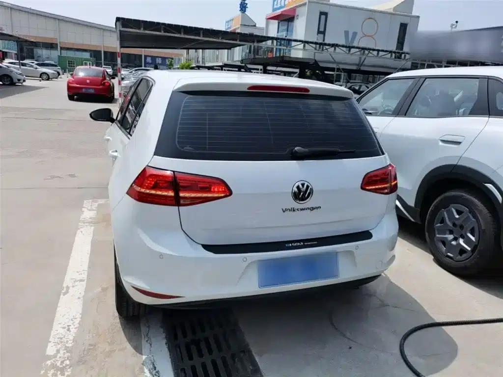 2014 Golf 1.6L Automatic Fashion Edition — миниатюра 6