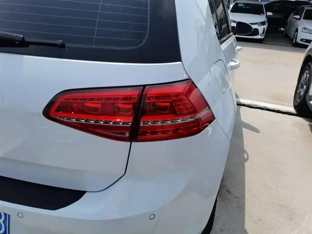 2014 Golf 1.6L Automatic Fashion Edition — миниатюра 8