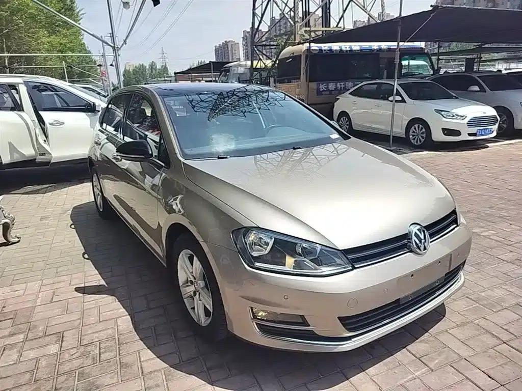 2017 Golf 1.6L Automatic Comfort Millionth Unit Commemorative Edition — миниатюра 4