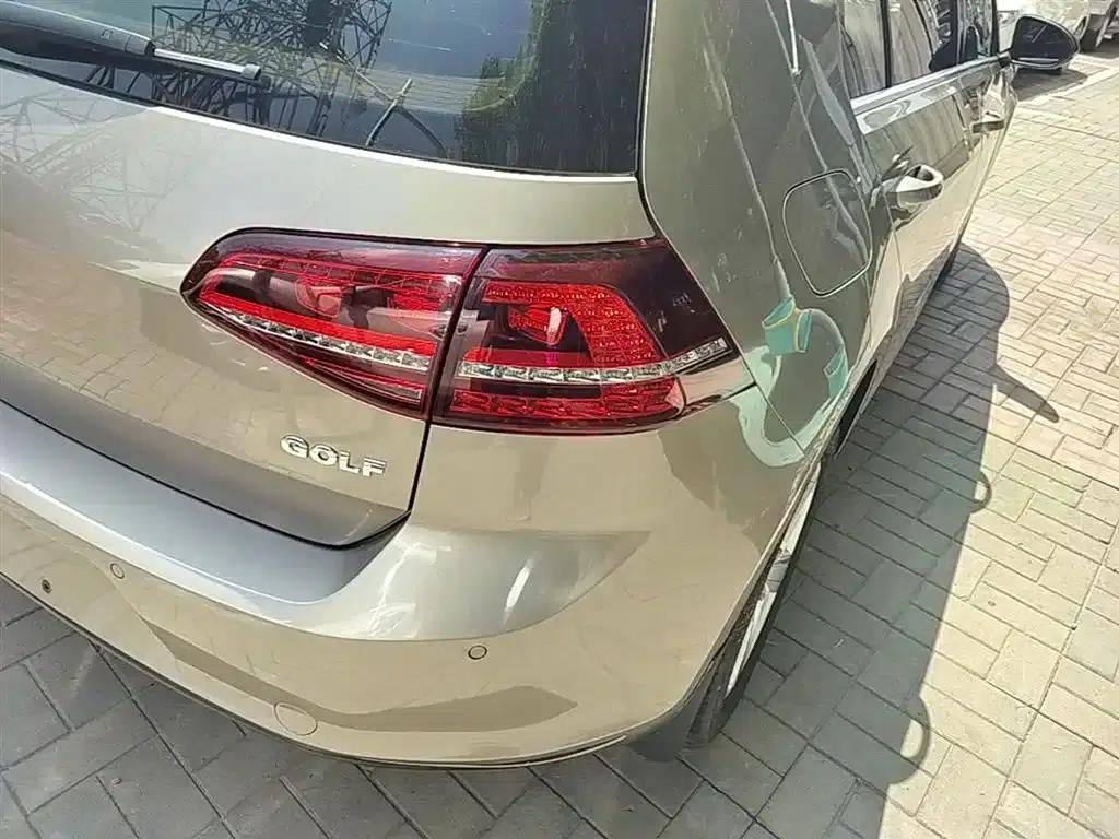 2017 Golf 1.6L Automatic Comfort Millionth Unit Commemorative Edition — миниатюра 8
