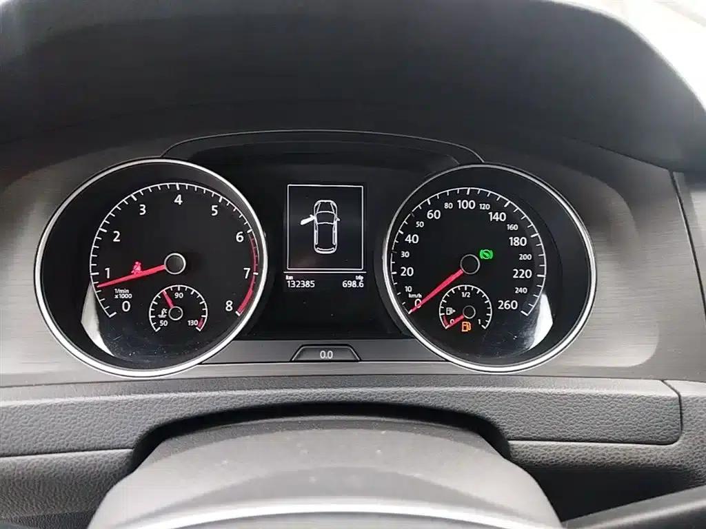 2015 Golf 1.4TSI Automatic Luxury — миниатюра 11