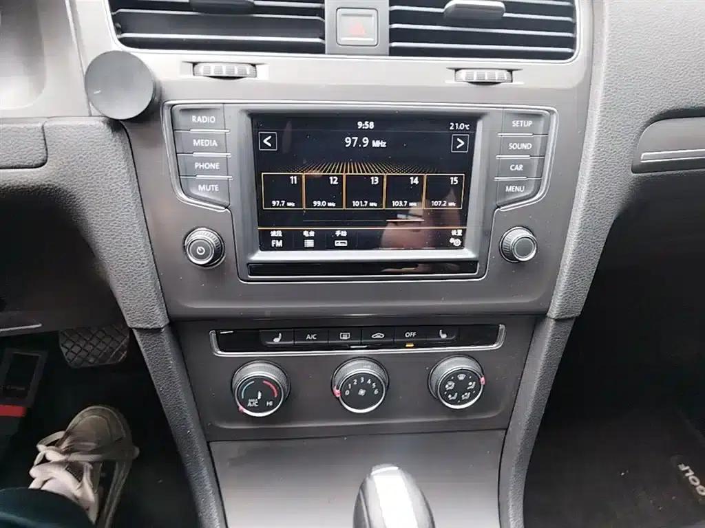2015 Golf 1.4TSI Automatic Luxury — миниатюра 12