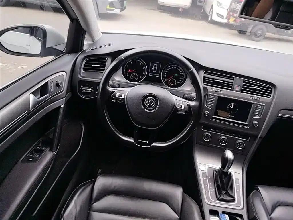 2015 Golf 1.4TSI Automatic Luxury — миниатюра 10