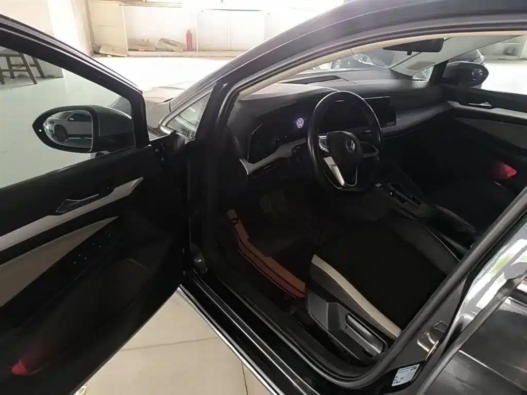 2021 Golf 280TSI DSG 30th Anniversary Edition — миниатюра 16