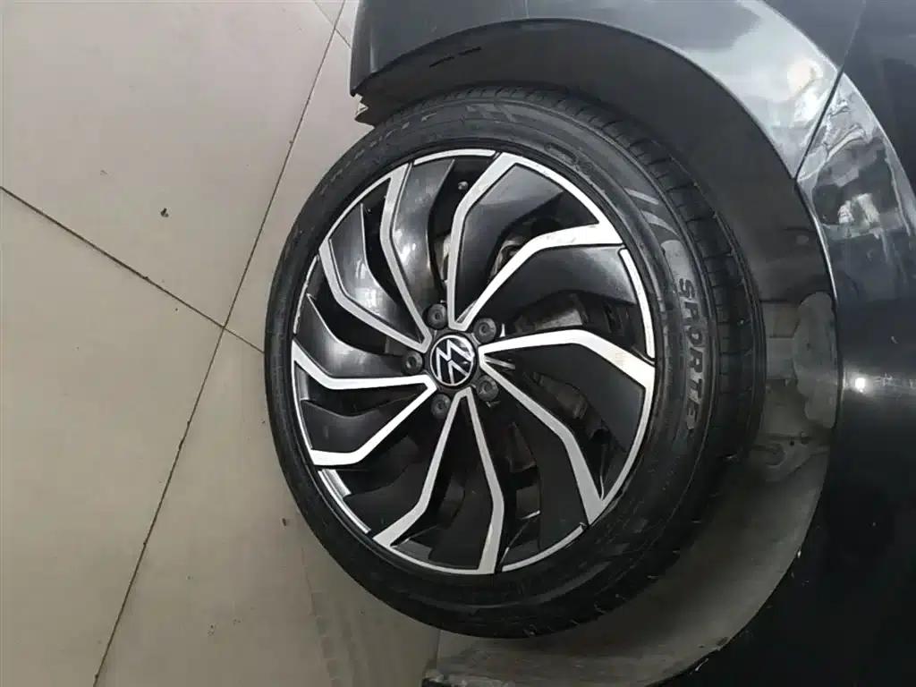 2021 Golf 280TSI DSG 30th Anniversary Edition — миниатюра 23