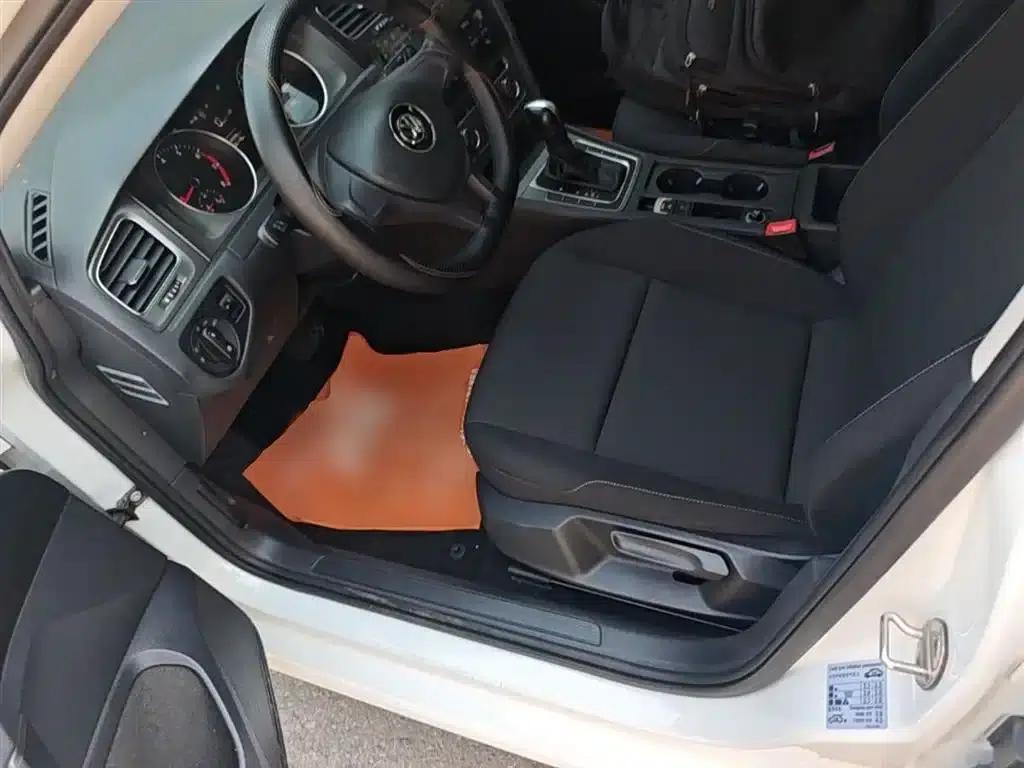2016 Golf 1.6L Automatic Fashion Edition — миниатюра 11