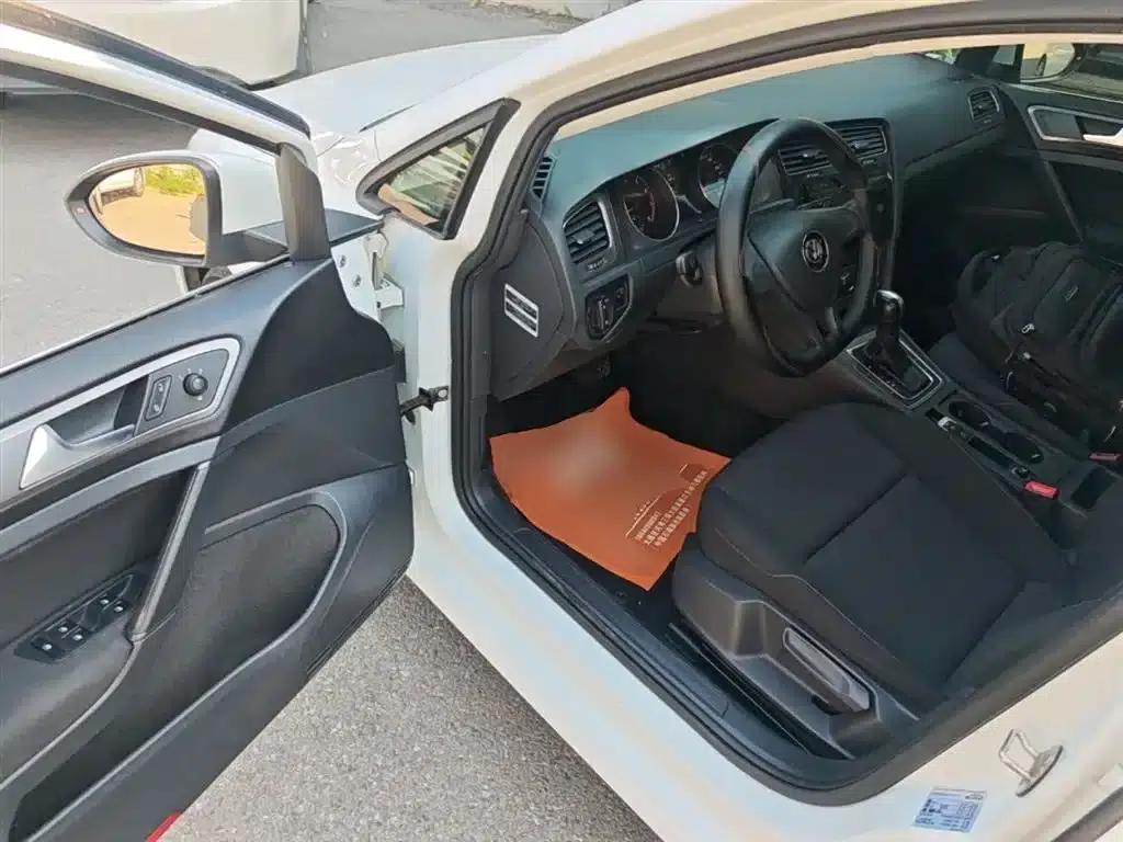 2016 Golf 1.6L Automatic Fashion Edition — миниатюра 12