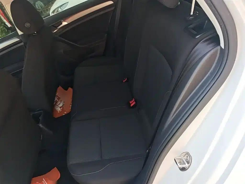 2016 Golf 1.6L Automatic Fashion Edition — миниатюра 13