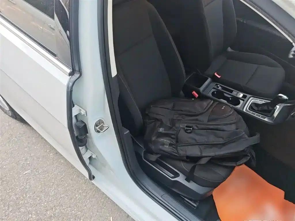 2016 Golf 1.6L Automatic Fashion Edition — миниатюра 20