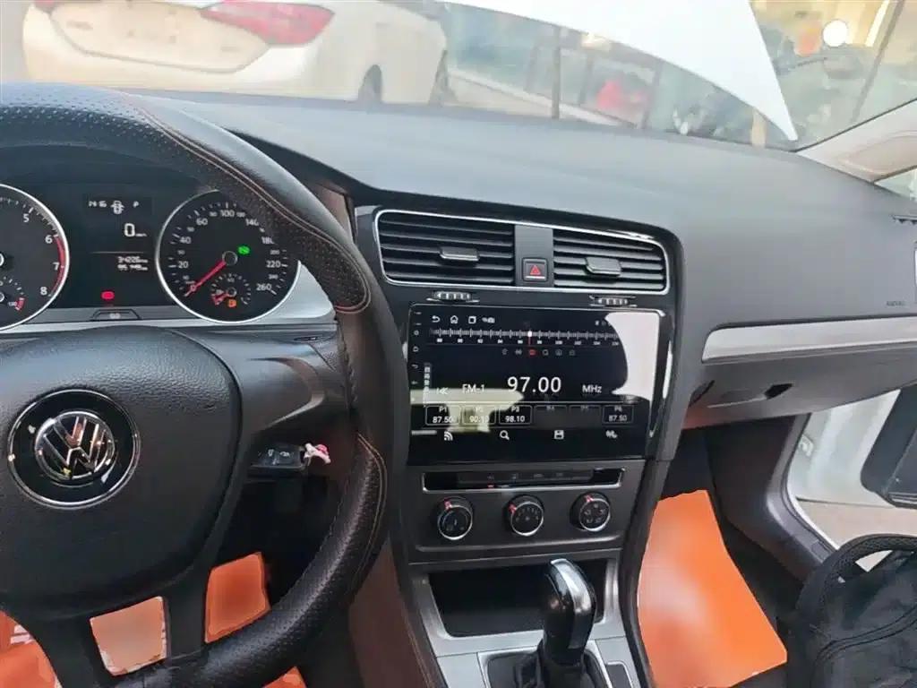 2016 Golf 1.6L Automatic Fashion Edition — миниатюра 6