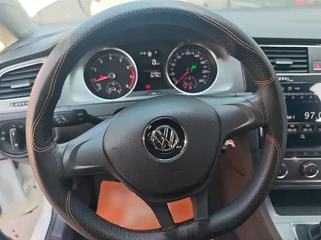 2016 Golf 1.6L Automatic Fashion Edition — миниатюра 7