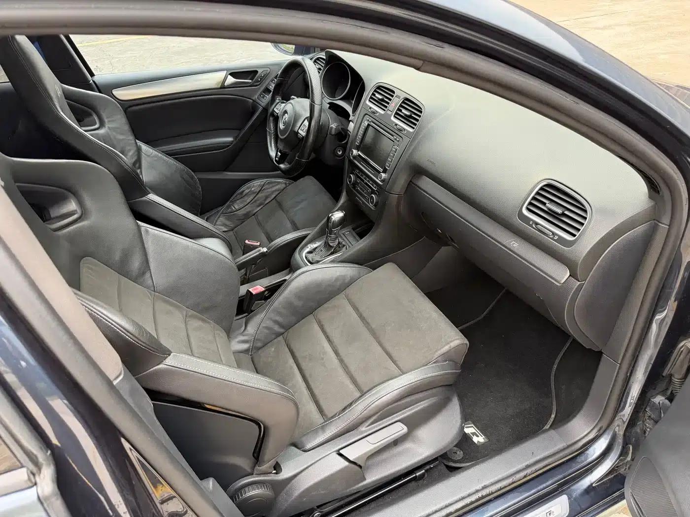 2011 Golf 2.0TSI R (Imported) — миниатюра 18