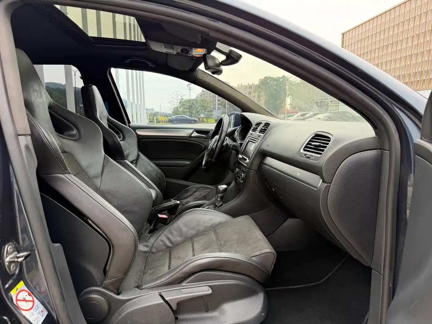 2011 Golf 2.0TSI R (Imported) — миниатюра 19