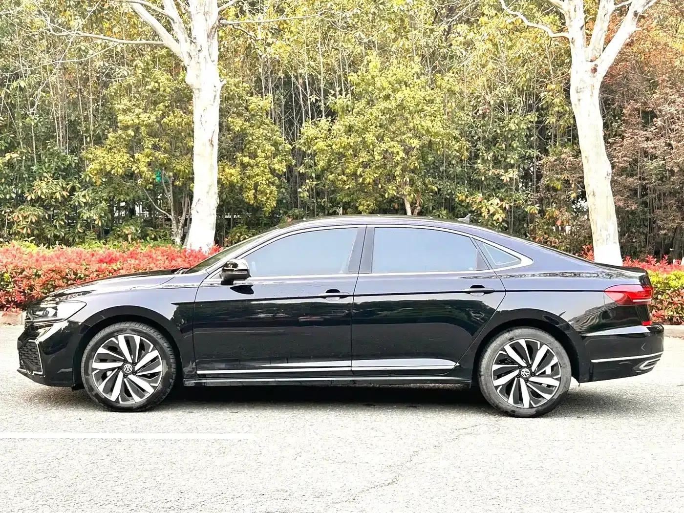 2022 Volkswagen Passat 330TSI Starry Sky Elite Edition — миниатюра 3