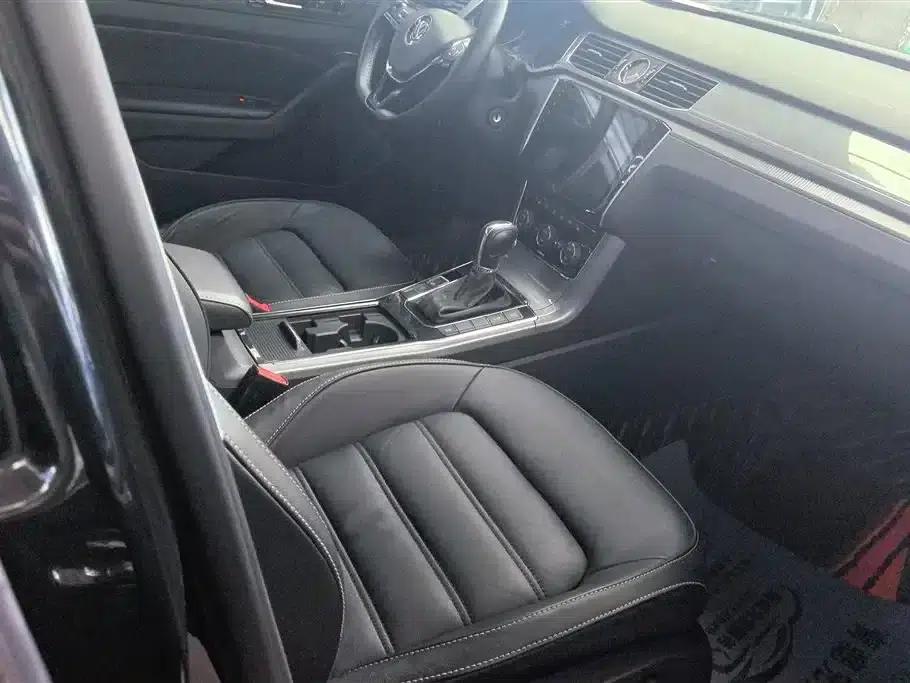 2016 Passat 330TSI DSG Royal Edition — миниатюра 8