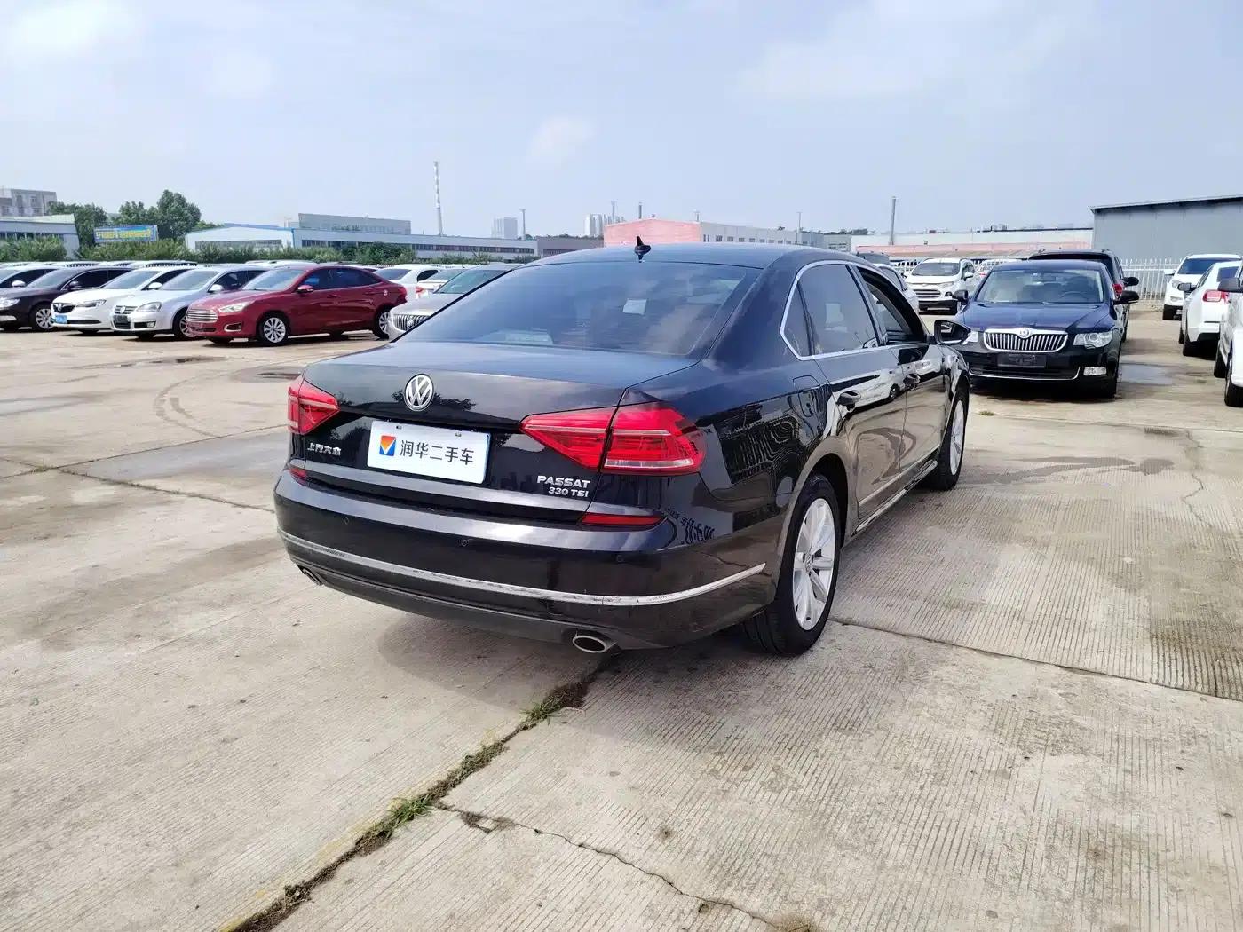 2017 Passat 330TSI DSG Premium Edition — миниатюра 13